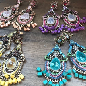 🌺🌸Rhinestone statement Earrings🌸🌺